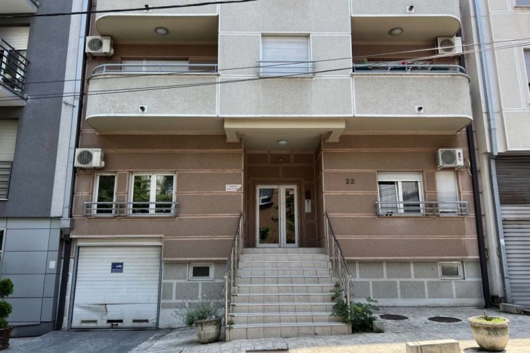 Zgrada u kojoj je ljubavnica Vidoja Ristovića, Danijela B, imala salon za masažu