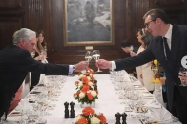 PRED NAMA JE DUG, ALI DOBAR PUT, ŽIVELO PRIJATELJSTVO KUBE I SRBIJE: Vučić na ručku sa predsednikom Kube