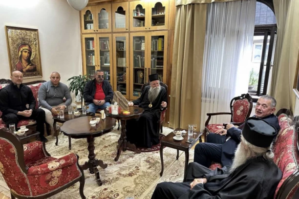 OVA SVETINJA DONOSI CELO NEBO! Mitropolit Joanikije u Cetinjskom manastiru služio moleban pred ikonom Bogorodice Mlekopitateljnice