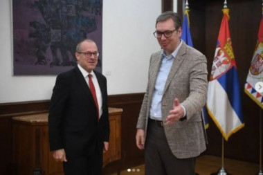 VREME JE DA SE SNAŽNO USMERIMO NA KVALITET ZDRAVSTVENE ZAŠTITE: Predsednik Vučić sa Hansom Klugeom (FOTO)