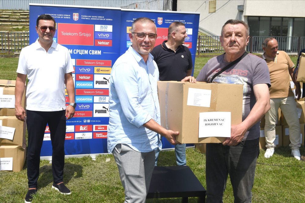 FSS na "Čika Dači" donirao opremu klubovima