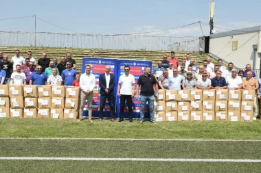 SVEČANO NA "ČIKA DAČI": Više od 200 klubova dobilo donaciju FSS!