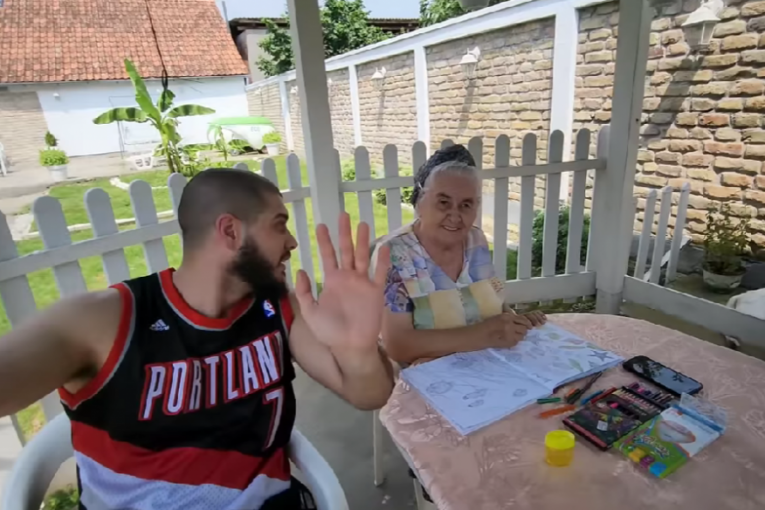 Dejan Dragojević sa babom