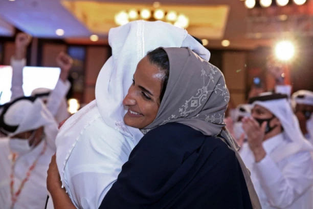 ĆERKA KATARSKOG ŠEIKA PREKRŠILA JE TRADICIJU U ŽELJI DA NADMAŠI PRELEPU MAJKU: Mnogi ne mogu da veruju da joj je otac ovo dozvolio!