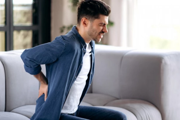 AKO VAS BOLE LEĐA ODMAH OVO PROMENITE U ISHRANI: Ukočenost i upala će se smanjiti!