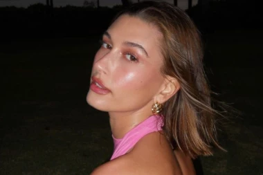 PEVAČEVA ŽENA CELA U KRVI: Isplivale jezive fotke, ljudi gledaju i ne veruju!