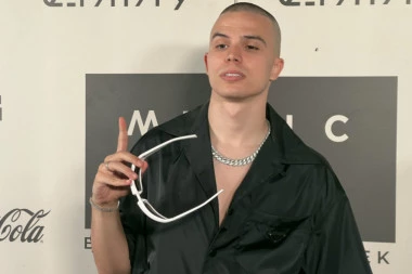 VOJAŽ IMA NOVU DEVOJKU: Prvi put posle RASKIDA sa Breskvicom javno pokazao izabranicu! (FOTO)