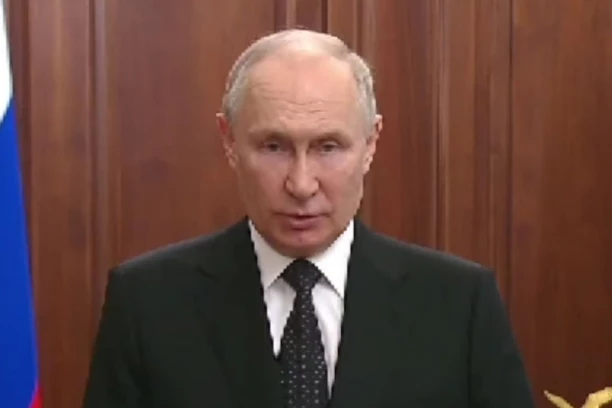 PUTIN POTPISAO NOVI ZAKON: Evo šta će biti sa onima koji prekrše  mere za vreme vanrednog stanja!