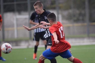 ODLIČNA POLITIKA KLUBA: Uprava crno-belih je dovela prvo pojačanje za sledeću sezonu! (FOTO GALERIJA)