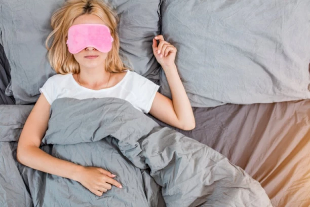 MAGIČAN NAPITAK ZA SPAVANJE: Samo je potrebno je da MLEKO pomešate sa OVIM sastojcima!