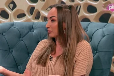 SIN NAŠE PEVAČICE NE MOŽE DA PRIČA: Zdrav kao dren, a ne izgovara MAJČINO IME! Odmah aganžovala tim stručnjaka