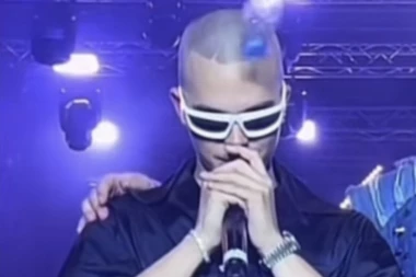 SKANDALOZNO PONAŠANJE PUBLIKE: Vojaža, Nućija i Senidu GAĐALI, Emi Radujko uradili OVO! (VIDEO)