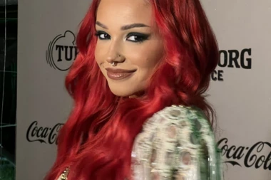 BRESKVICA POKAZALA BRATA, KOJI JE BRUTALAN FRAJER: Istetoviran, mišići pucaju na telu, a tek da vidite SLIČNOST!