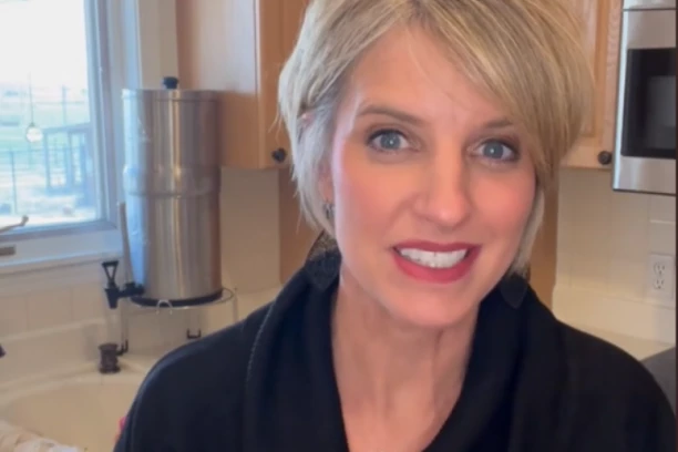 OVA ŽENA JE TRUDNA VEĆ 15 GODINA: Dok joj se jedni DIVE, drugi misle da je to prava HOROR priča, preko 18.000 evra su koštale samo pelene!