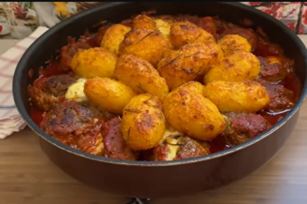 SOČAN KROMPIR I MLEVENO MESO: Bogato jelo za celu porodicu, nestaje sa stola za čas!