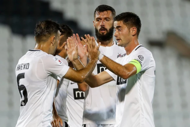 TO JE TO: Potpisuje Saša Zdjelar!