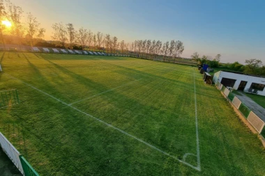 JAČAJU SE SVE LINIJE TIMA: Nakon golmana, u Petkovici predstavljena još dva nova igrača!