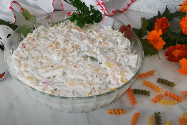 HLADNA PILEĆA SALATA SA TESTENINOM: Spas u zadnji čas, a svi će je obožavati