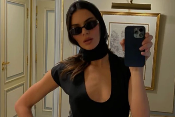 ONA JE BOGINJA STILA U 21. VEKU: Održala je svima čas MODE za svega 15 sekundi, OVE haljine su sve oborile! (VIDEO)