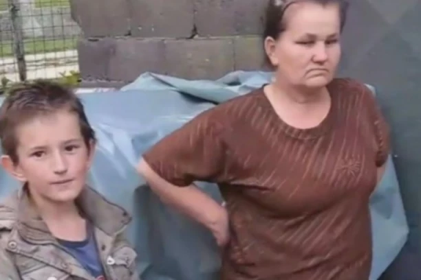 E, OVO SE ZOVE TUGA! MAJKA I DETE VELIKI PRAZNIK DOČEKALI U ŠTALI: Nemilosrdno izbačeni iz kuće i nemaju gde da odu! Javor tuguje! (VIDEO/FOTO)