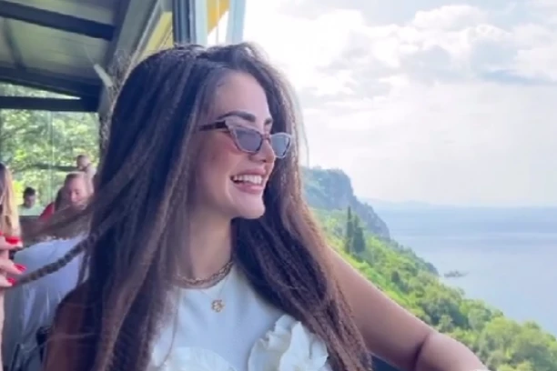 "ŠTA JE SA TOBOM?" Anđela Đuričić ponovo na UDARU, ne zna kako da ZADOVOLJI pratioce!