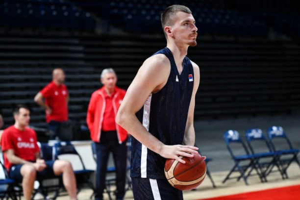 "REPUBLIKA" SAZNAJE! NAJNOVIJE INFORMACIJE O POVREDI SIMANIĆA! Oglasio se KSS i moćnom PORUKOM obratio se Boriši!