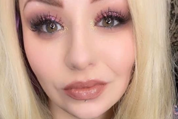 PROMENILA LIČNI OPIS DA BI BILA KONJ IZ BAJKE: Opčinjena je JEDNOROZIMA, a kad je vide svi se zaprepaste - promenila i ime! (FOTO)