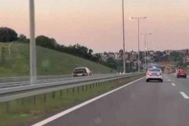 ŽESTOK SUDAR NA AUTO-PUTU U BEOGRADU! Vozio automobil u kontra-smeru pa se zakucao u drugi, ljudi ŠOKIRANI snimkom (VIDEO)