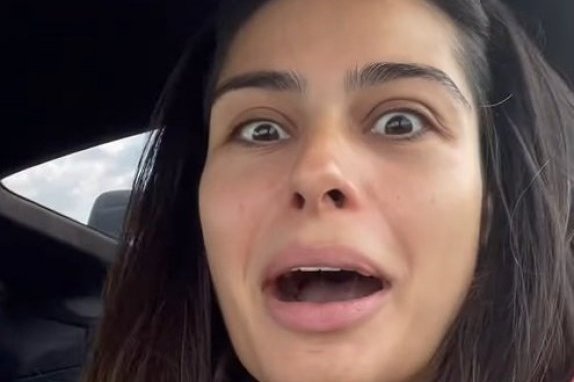 Mina ne može da sakrije uzbuđenje