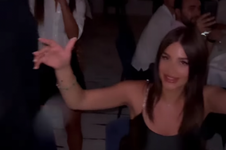 Anastasija Ražnatović razbija tanjire na Sen Tropeu