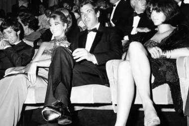 ZAVEO JE KAO KLINKU I UVEO U SVET ORGIJA I RAZVRATA: Slavna glumica nije imala sreće u ljubavi, a zbog njega je jurila ljude da im se pridruže u KREVETU