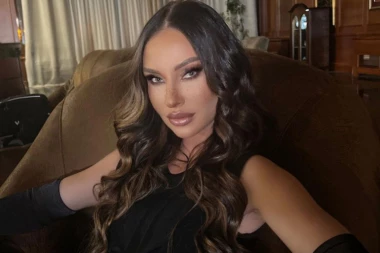 KAĆA ŽIVKOVIĆ KUNE I PSUJE NA MREŽAMA: Zbog jezivih poruka proživljava pakao, hitno se oglasila! (FOTO)