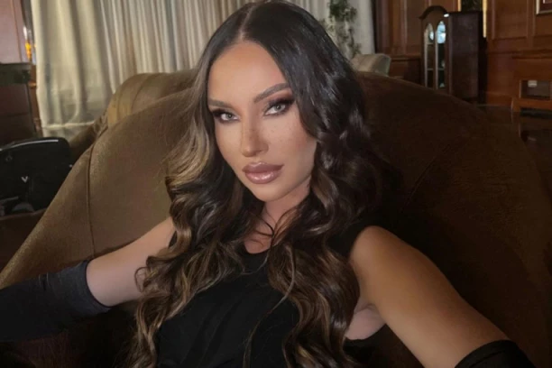 KAĆA ŽIVKOVIĆ KUNE I PSUJE NA MREŽAMA: Zbog jezivih poruka proživljava pakao, hitno se oglasila! (FOTO)