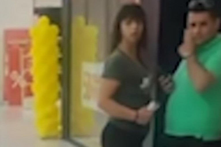 Miljana Kulić i Bebica u kladionici