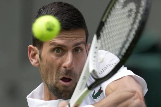 ČUDO SE DOGODILO! Britanac BRANI Novaka i BRUTALNO NAPADA sunarodnike!