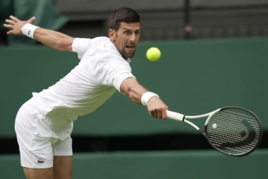 NOVAK JAČI OD KAČINA I KIŠE! Đoković pobedom na startu Vimbldona krenuo u NAPAD na 24. GS!