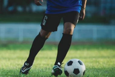 VANDALSKI PIR: Zašto? Devastiran travnati tepih na stadionu "Čika Ziza"! (FOTO GALERIJA)