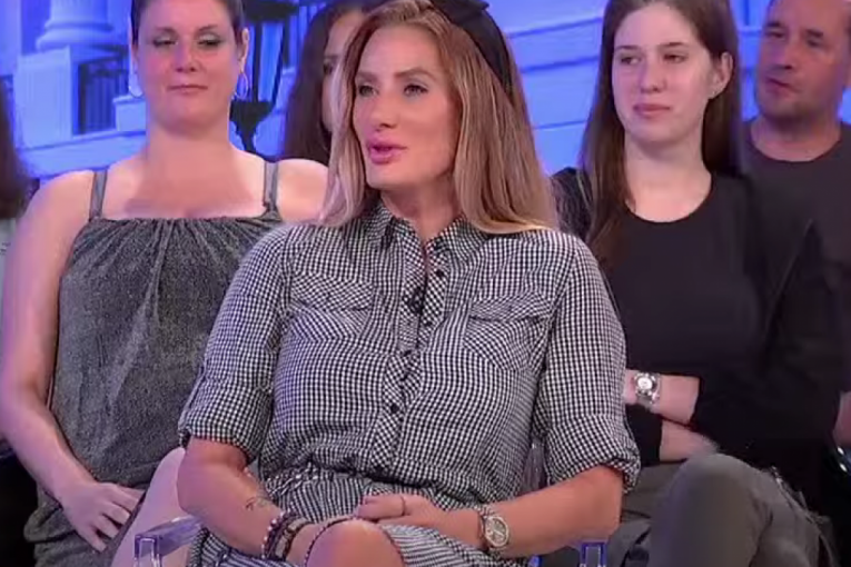 Ana Ćurčić, Narod pita