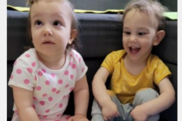 TEŠKA SUDBINA BLIZANACA NOVAKA I NADE (2)! Pomozimo im da naprave prve samostalne korake! POŠALJITE 162 na 2407!