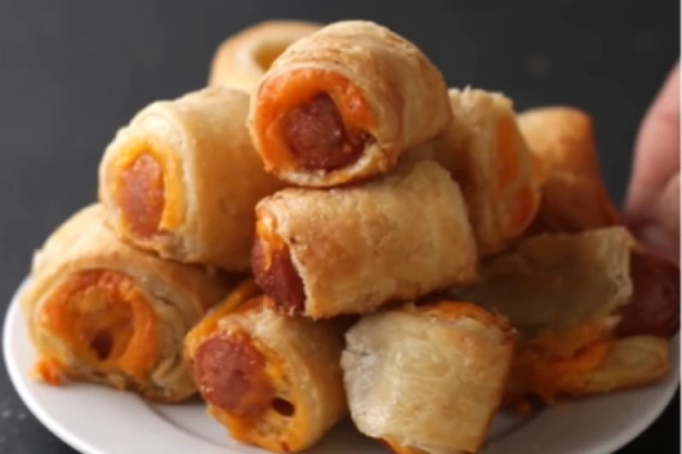 RECEPT ZA NAJBRŽE ROL VIRŠLE: Gotove su za 15 MINUTA, a ukusnije su i od onih iz pekare (VIDEO)