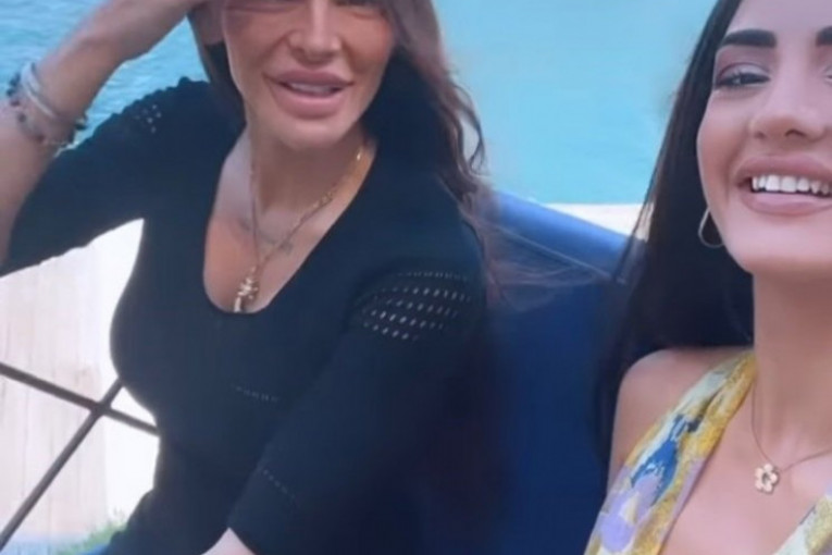 Jovana Novakov Šmizla i Anđela Đuričić