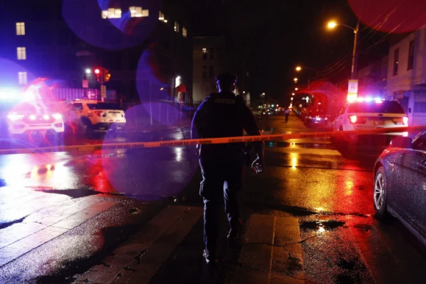 MASOVNA PUCNJAVA U AMERICI! Trojica napadača otvorila vatru na studente u kampusu, najmanje 4 upucane osobe!