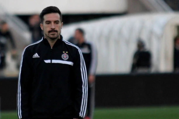 VLADIMIR VOLKOV NEUTEŠAN! 40 dana nakon očeve smrti ne može da se oporavi, podelio dirljivu fotografiju! (FOTO)