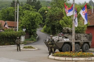 POJAČANJE SNAGA KFORA BIĆE USMERENO KA ADMINISTRATIVNOJ LINIJI: "Preuzeće poslove Kurtijevih militarizovanih jedinica koje terorišu Srbe na KiM"