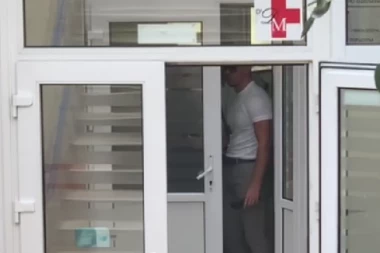 MLADI TATA SE UNERVOZIO: Tara Simov danas izlazi iz bolnice, evo sa kim smo uhvatili njenog dečka! (VIDEO)