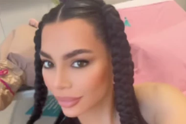 NIKAD VIĐENE FOTKE IZ DETINJSTVA! Helena Topalović otvorila porodični album svog supruga, evo da li mala Dominika LIČI na njega! (FOTO)