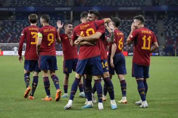 DOMINACIJA VELIKANA: Zakazan klasik u finalu EP za mlade!