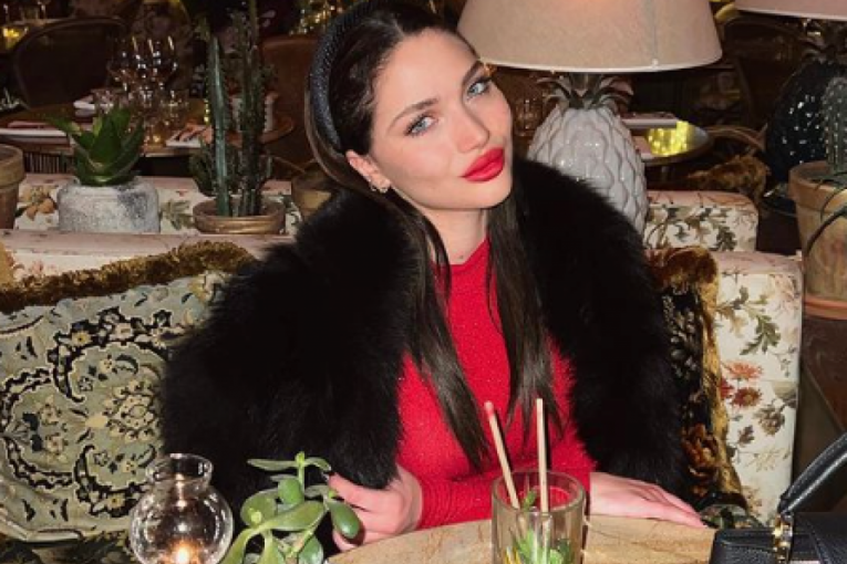 Ćerka Suzane Perić u kafiću