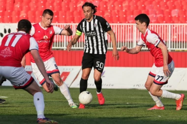 U ZMAJEVOM GNEZDU: Dogovor je postignut - nakon brojnih klubova, vezni fudbaler sreću pronašao na "krovu"! (FOTO GALERIJA)