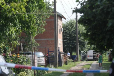 TEŠKA TUGA U SELU GDE JE BRAT (14) UBIO BRATA (12) POSLE SVAĐE OKO BAZENA! Druga tragedija u porodici za veoma kratko vreme! (VIDEO/FOTO)